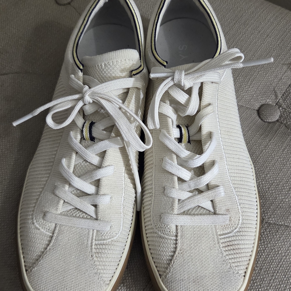 Stylish White Knit Men's Sneakers